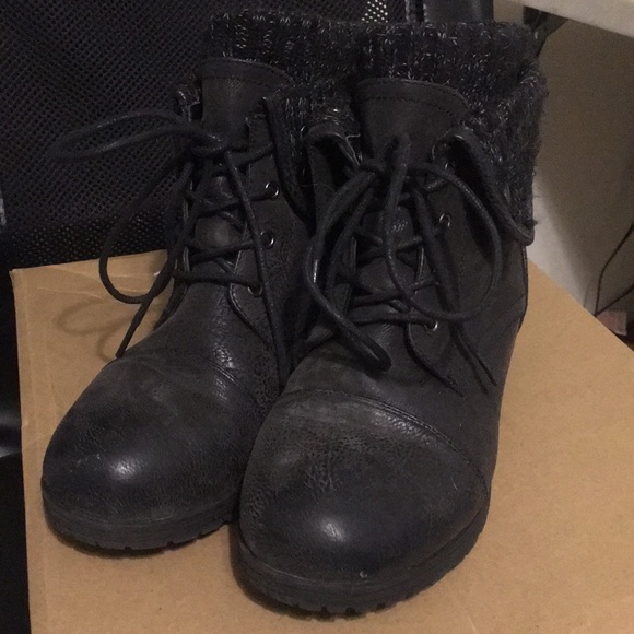 Matte black combat boots - Picture 2 of 4